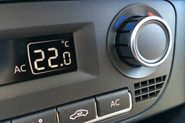 Где расположен датчик температуры в салоне Hyundai Solaris