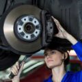 Как правильно заменить отбойники задних амортизаторов на Ford Focus 2
