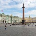 Почему Дворцовая площадь считается главным символом Санкт-Петербурга